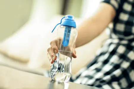 water bottle with filter